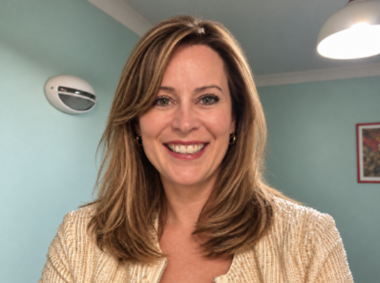 dr maria daves headshot